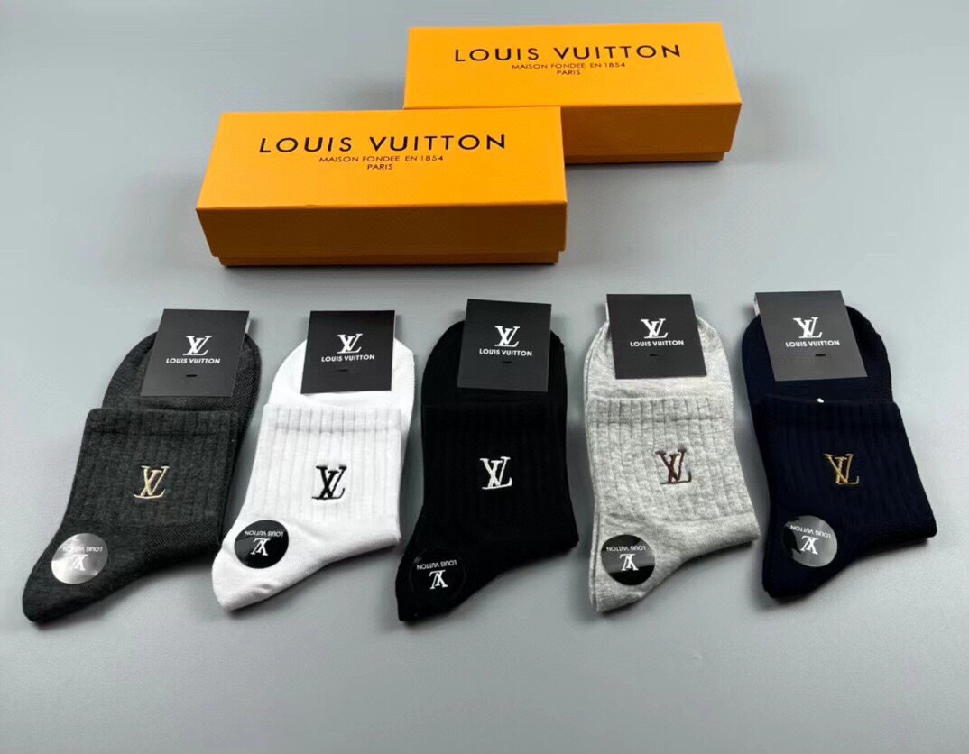 LouisVuitton路易威登️驴家新品男款袜子️一盒五双刺绣驴家经典logo纯棉材质制造透气舒适超级