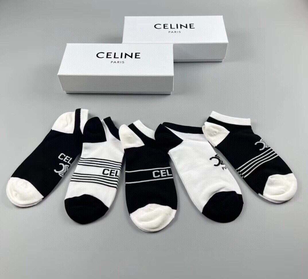 CELINE赛琳️新品女款短袜子一盒五双提花经典标志纯棉材质制造透气舒适超级nice️超火爆小单品大牌出