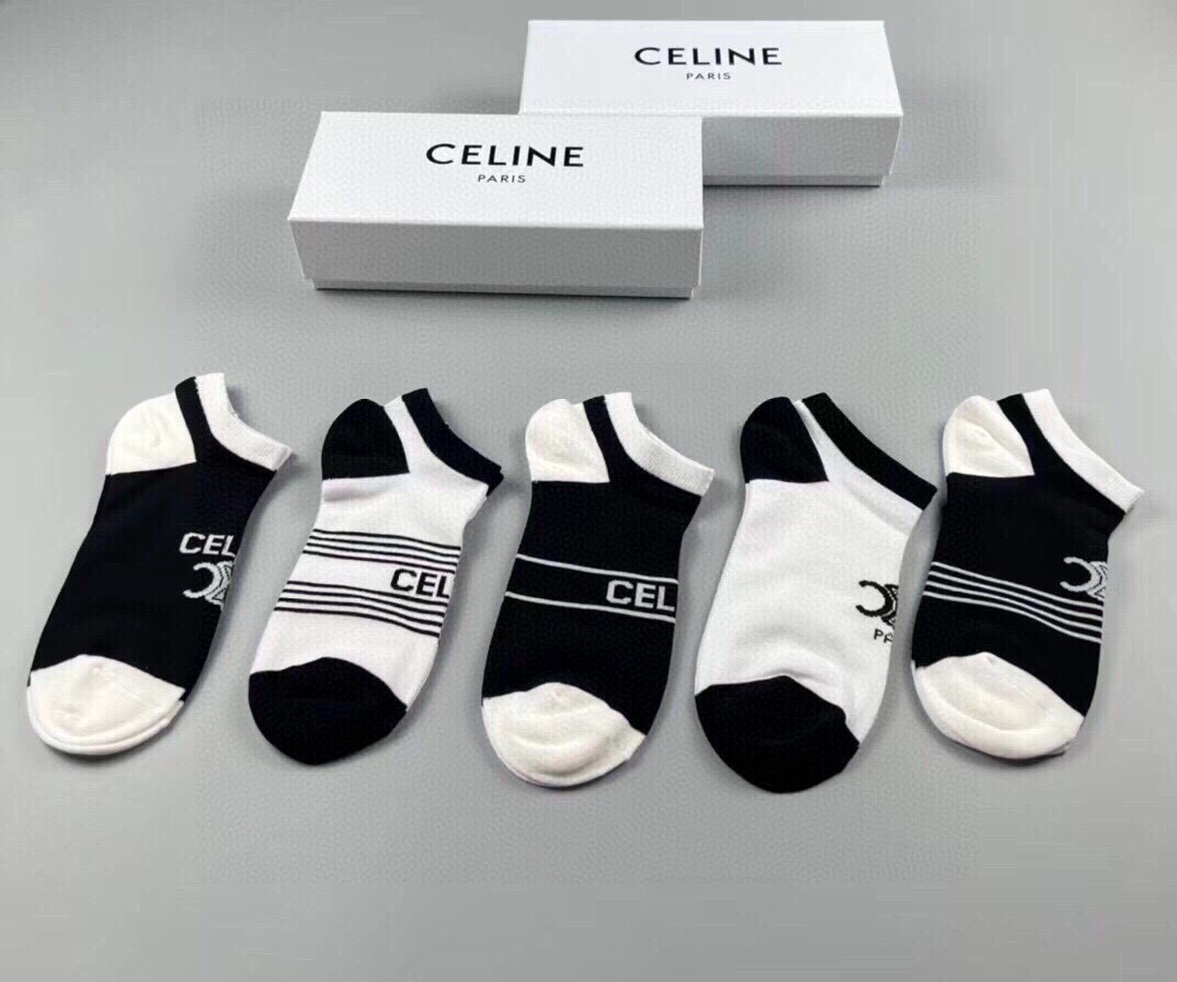 CELINE赛琳️新品女款短袜子一盒五双提花经典标志纯棉材质制造透气舒适超级nice️超火爆小单品大牌出