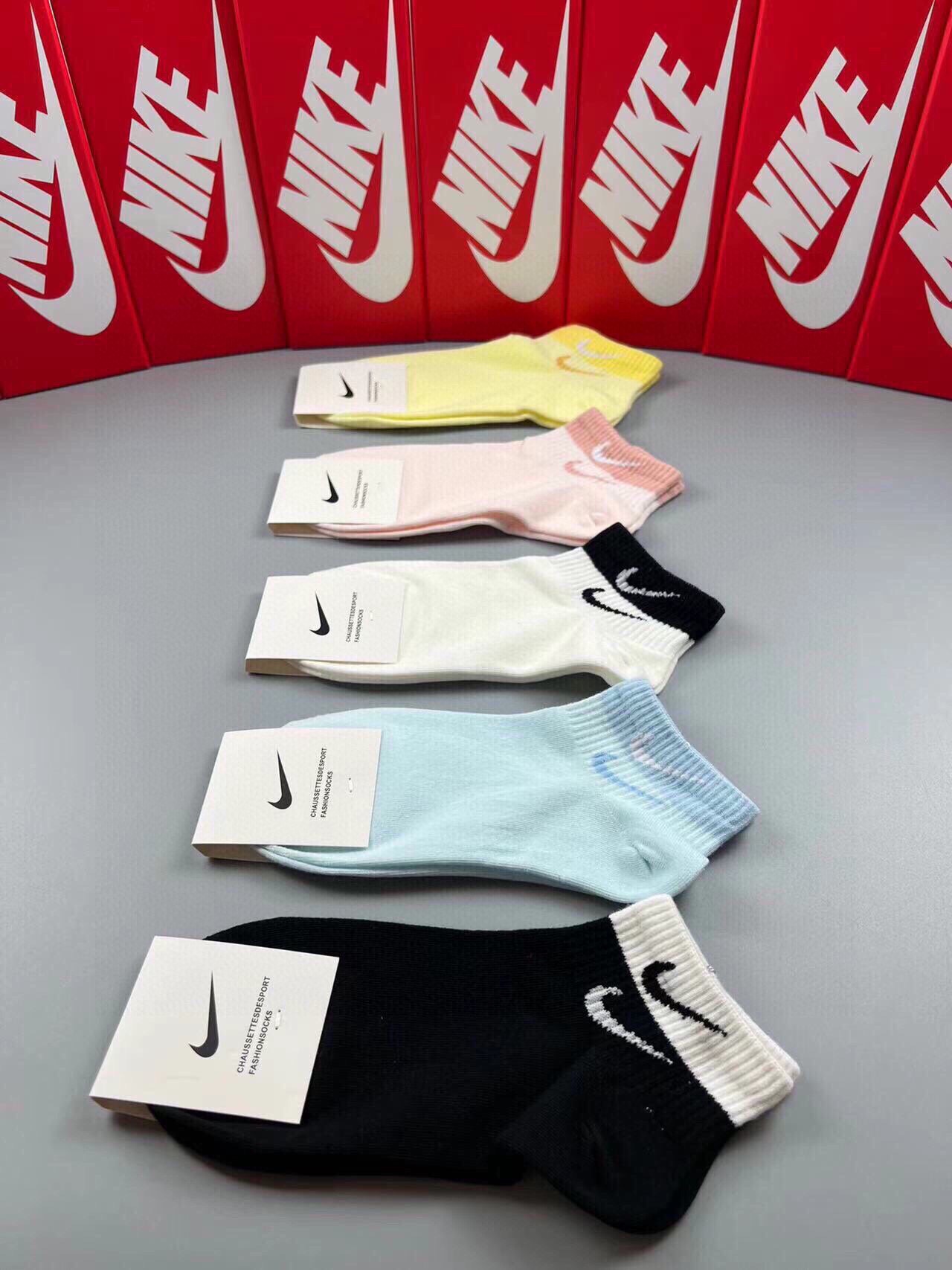 NIKE耐克新品女款袜子️JUSTDOIT.️logo超级nice️火爆全网的马卡龙色系️绝对是你这个春