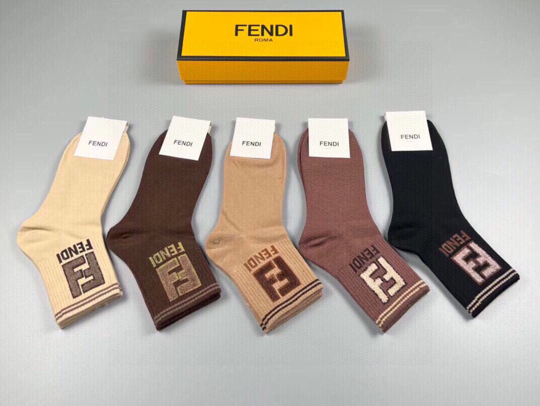 NO:296658,FENDI FF's new mid-tube women's socks [one box and five pairs] Super classic double F logo, made of pure cotton, breathable and comfortable, super nice super hot small items, big brands go out on the street, trendy people must have super easy to match socks and stockings, socks, fendi, fendi, fendi, fendi, fendi, socks19860909FENDI · 芬迪FF家新品中筒女款袜子【一盒五双】超级经典的双F标志,纯棉材质制造,透气舒适,超级nice超火爆小单品,大牌出街,潮人必备超好搭袜子丝袜,袜子,fendi,fendi,fendi,socks,accessory