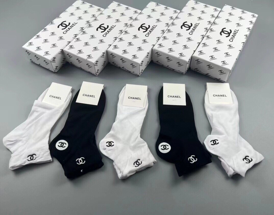 NO:296680,Chanel · Chanel · New Women's Socks [One Box and Five Pairs] Light and Thin Style, Classic Double C Embroidery, Breathable, Soft and Comfortable, Super Popular Small Products, Big Brands Going On the Street, Trendy People Must Have Super Good Socks, Stockings, Chanel, Chanel, Socks19860909Chanel · 香奈儿香奶奶新品女款袜子【一盒五双】轻薄款,经典双C刺绣,透气柔软舒适,超火爆小单品,大牌出街,潮人必备超好搭袜子丝袜,袜子,chanel,chanel,socks,accessory