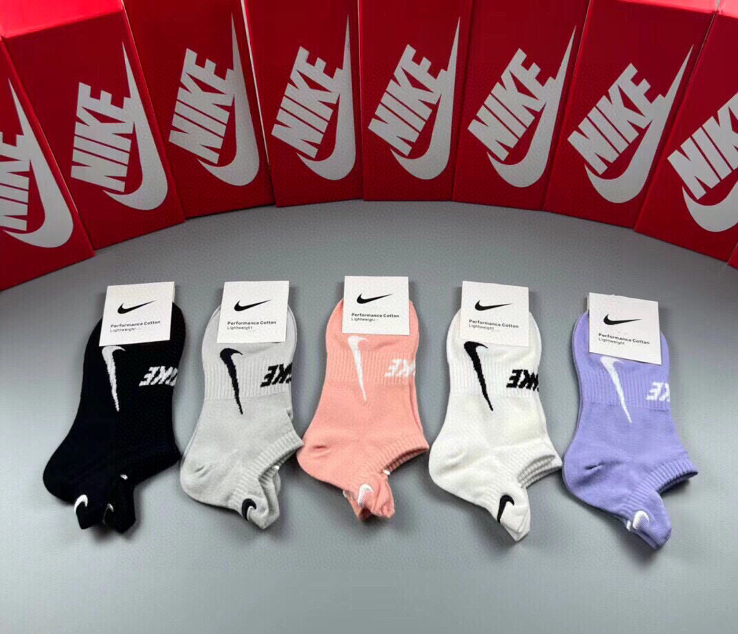NO:298990,【NIKE Nike】New Women's Socks JUST DOIT. Logo super nice popular Macaron color system, the entire network, the stunning design of the mouth of the Root, is absolutely beautiful. It is definitely your matching artifact this spring and summer. Each is a fairy color, treasure macaron color, beautiful to the Galaxy ins this year's super hot element single product combed cotton material, very soft and comfortable [one box and five pairs] socks, stockings, socks19860909【NIKE 耐克】新品女款短袜JUST DOIT. logo超级nice火爆全网的马卡龙色系罗口处设计惊艳绝伦超级好看绝对是你这个春夏的搭配神器,每个都是神仙色,宝藏马卡龙色系,美出银河系ins今年超火爆元素单品精梳棉材质,非常柔软舒适【一盒五双】袜子,丝袜,袜子,socks,accessory