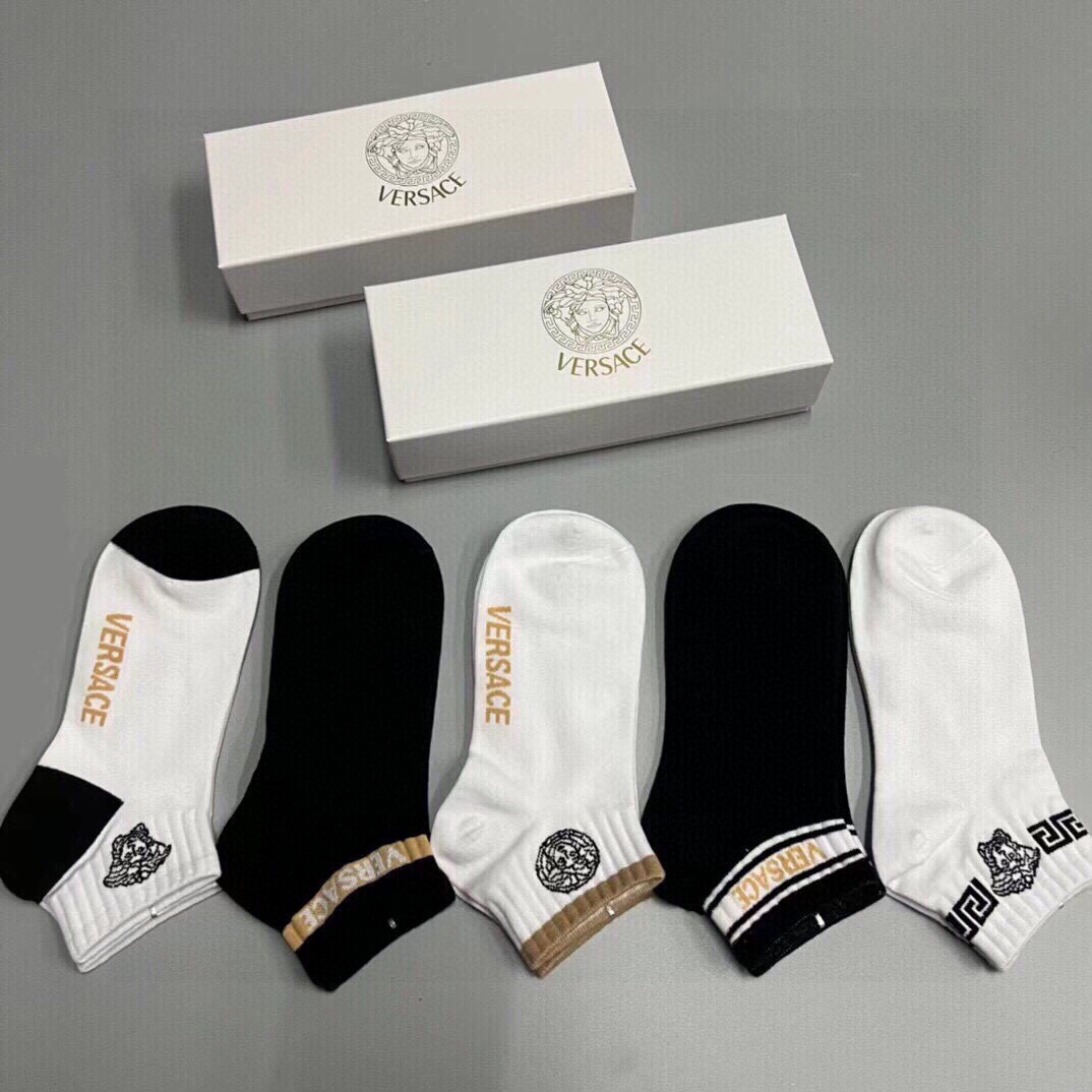 NO:299190,Versace · Versace new men's socks [one box and five pairs] pure cotton material woven, super soft and comfortable, classic jacquard logo, ins super popular small items, big brands go out on the street, trendy people must have super easy to match socks, stockings, socks, versace, versace, socks19860909Versace · 范思哲新品男款袜子【一盒五双】纯棉材质织造,超柔软舒适,提花经典logo,ins超火爆小单品,大牌出街,潮人必备超好搭袜子,丝袜,袜子,versace,versace,socks,accessory