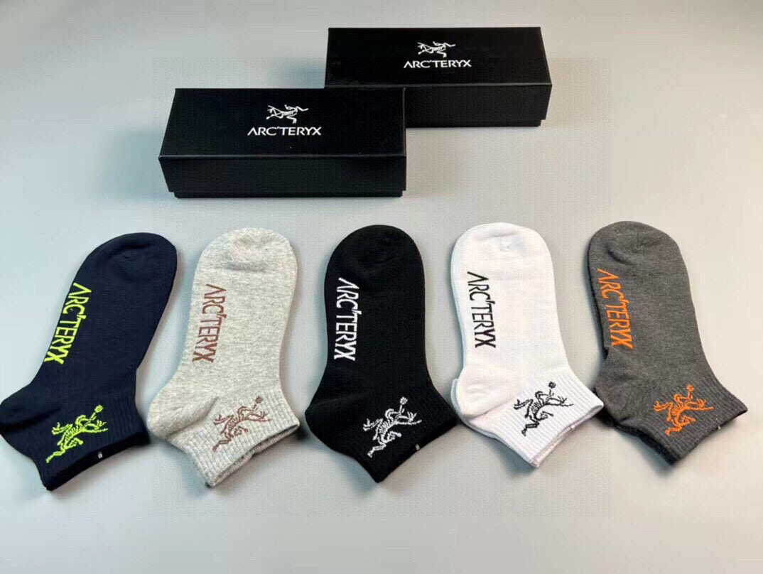 NO:299214,【Architecture Bird】Men's new short socks made of pure cotton, jacquard classic Archaeological Bird logo, breathable, sweat-absorbing, soft and comfortable, very nice business trend, sending leaders to elders first choice [one box and five pairs] socks, stockings, socks arc'teryx, socks19860909【始祖鸟】男款新品短款袜子纯棉材质织造,提花经典始祖鸟标志,透气吸汗柔软舒适,上脚非常nice商务风潮,送领导送长辈首选【一盒五双】袜子,丝袜,袜子arc'teryx,socks,accessory