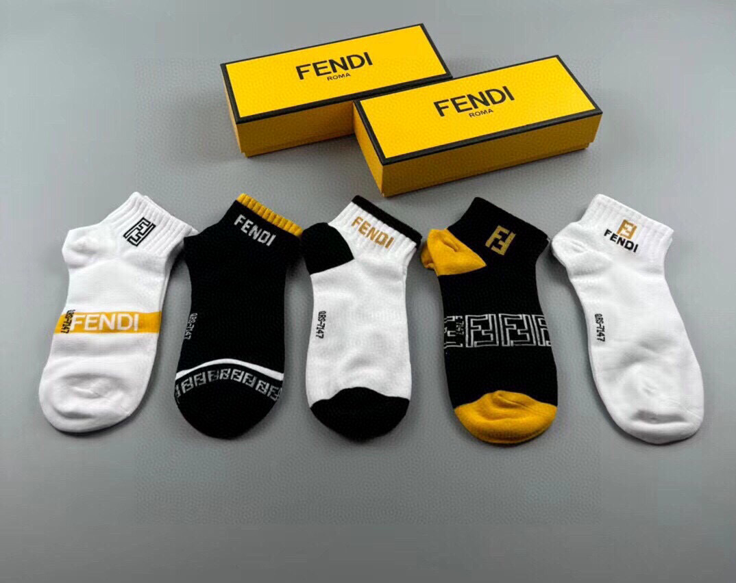 NO:299201,FENDI · Fendi Big F new socks [one box and five pairs] classic double F logo, made of pure cotton, breathable and comfortable, super nice super popular small items, big brands go out on the street, trendy people must have super easy to match socks, stockings, socks, fendi, fendi, socks19860909FENDI · 芬迪大F新品袜子【一盒五双】提花经典的双F标志,纯棉材质制造,透气舒适,超级nice超火爆小单品,大牌出街,潮人必备超好搭袜子,丝袜,袜子,fendi,fendi,socks,accessory