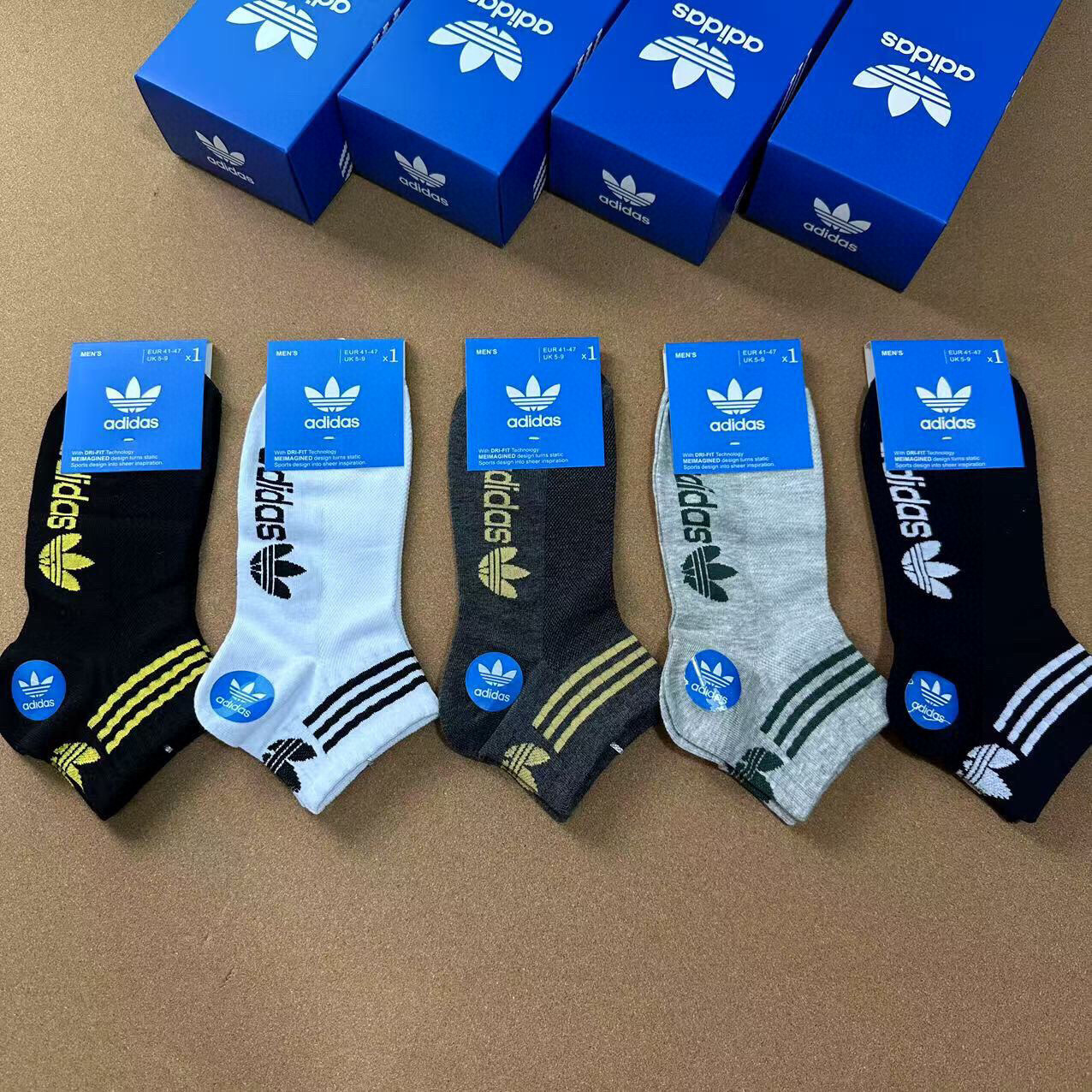 NO:299715,Adidas · Adidas · Adidas · New men's socks jacquard classic logo ins This year's super popular element single product pure cotton material, very soft and comfortable sports and casual [one box five pairs] socks, socks, adidas, socks19860909Adidas · 阿迪达斯三叶草新品男款袜子提花经典标志ins今年超火爆元素单品纯棉材质,非常柔软舒适运动休闲两不误【一盒五双】袜子,袜子,adidas,socks,accessory