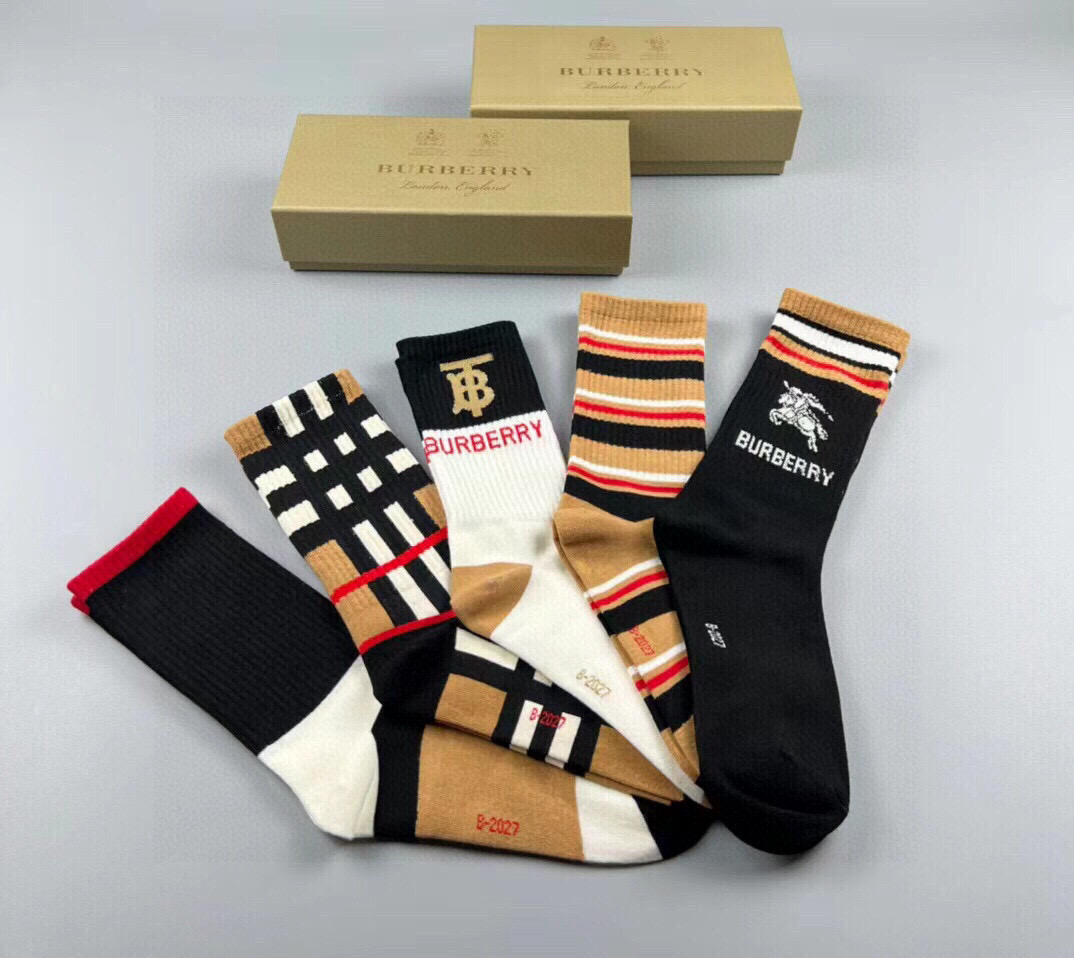  🆕Burberry · 巴宝莉❗️大B家新品女款高筒袜子❗️【一盒五双】格子设计搭配战马🐎logo，简