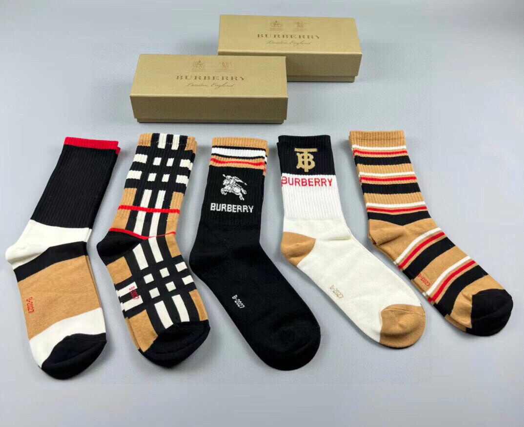  🆕Burberry · 巴宝莉❗️大B家新品女款高筒袜子❗️【一盒五双】格子设计搭配战马🐎logo，简