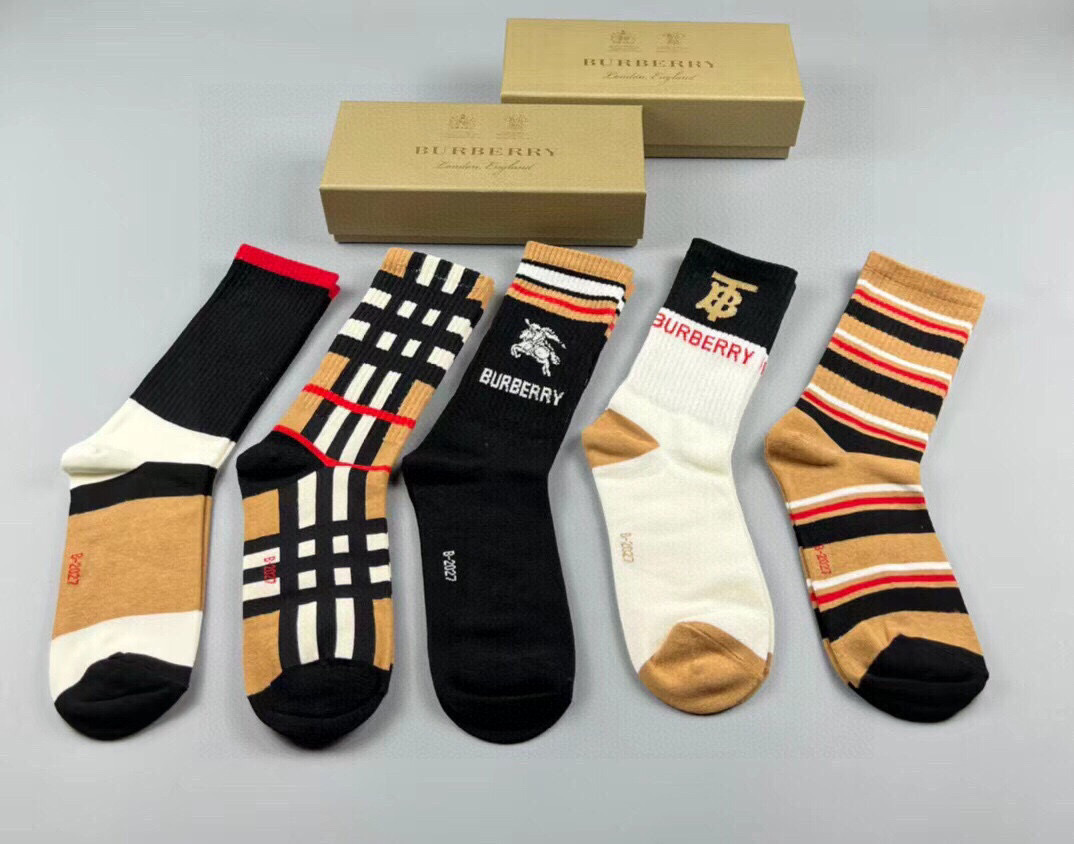  🆕Burberry · 巴宝莉❗️大B家新品女款高筒袜子❗️【一盒五双】格子设计搭配战马🐎logo，简