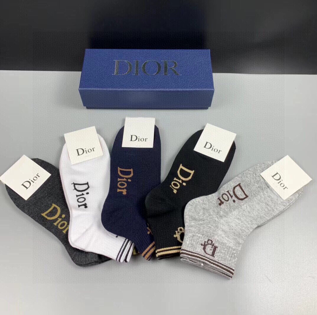  🆕Dior · 迪奥❗️D家新品短款袜子❗️【一盒五双】纯棉材质，上脚柔软舒适，经典的D家字母logo