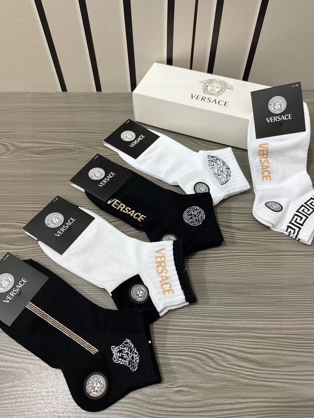  🆕Versace · 范思哲❗️新品男款袜子❗️【一盒五双】纯棉材质织造，超柔软舒适，提花经典美人头➕