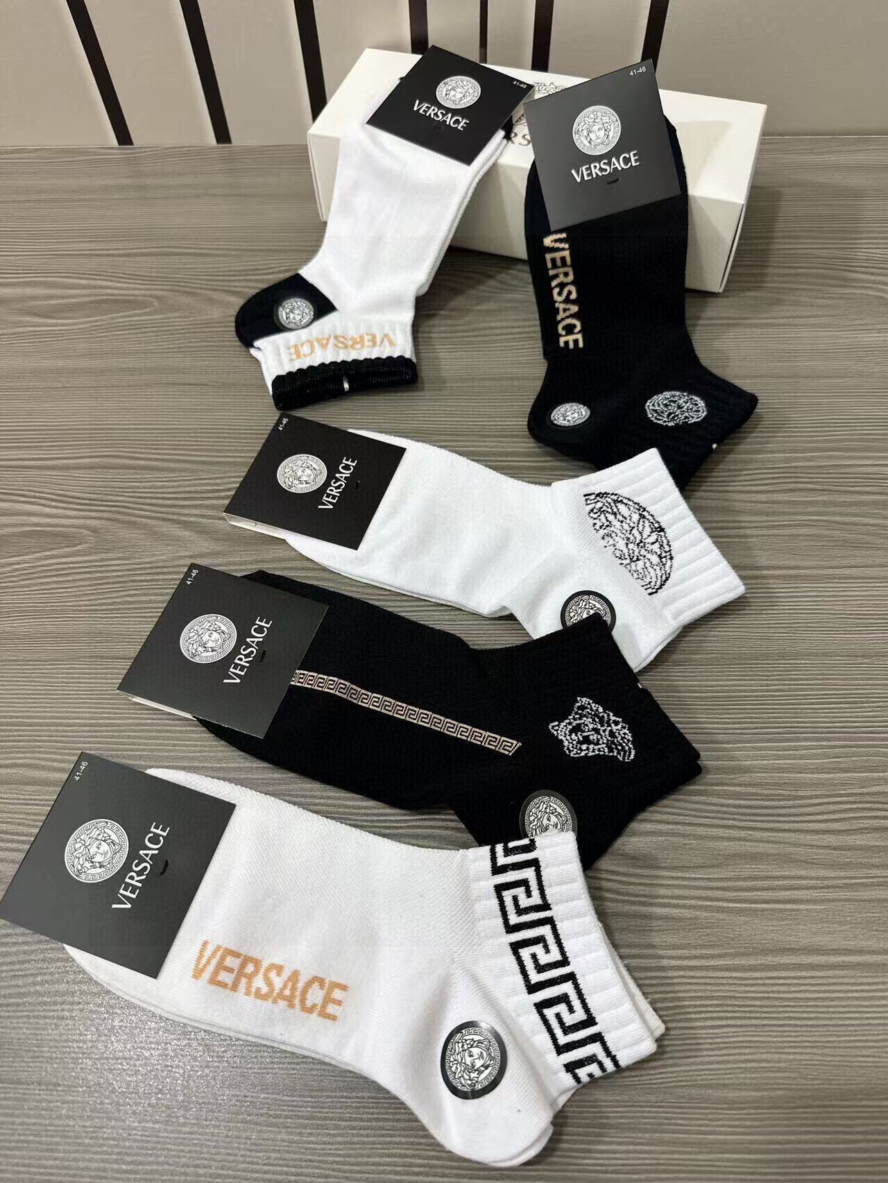  🆕Versace · 范思哲❗️新品男款袜子❗️【一盒五双】纯棉材质织造，超柔软舒适，提花经典美人头➕