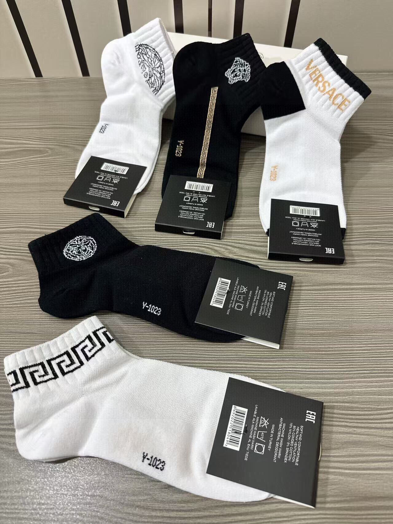  🆕Versace · 范思哲❗️新品男款袜子❗️【一盒五双】纯棉材质织造，超柔软舒适，提花经典美人头➕