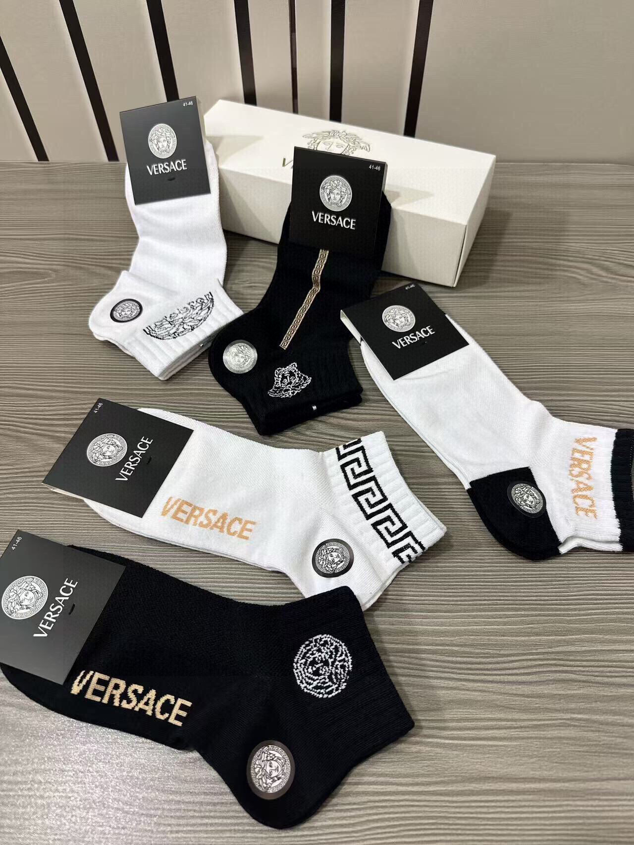  🆕Versace · 范思哲❗️新品男款袜子❗️【一盒五双】纯棉材质织造，超柔软舒适，提花经典美人头➕