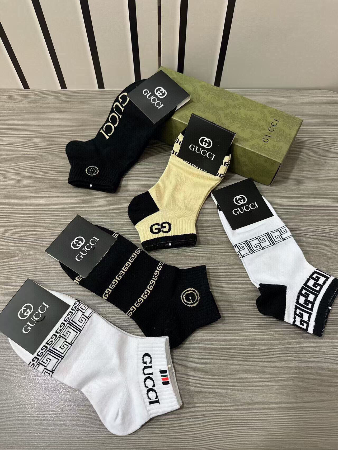  🆕Gucci · 古奇❗️G家新品短袜❗️【一盒五双】提花经典标志，超级nice，实物超漂亮，超火爆小