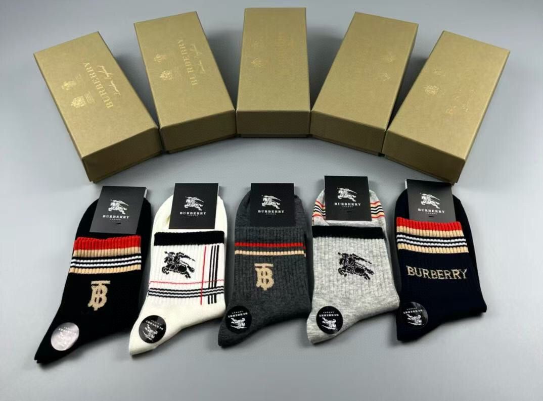  🆕Burberry · 巴宝莉❗️B家新品男款袜子❗️【一盒五双】纯棉材质织造，柔软舒适，提花经典品牌