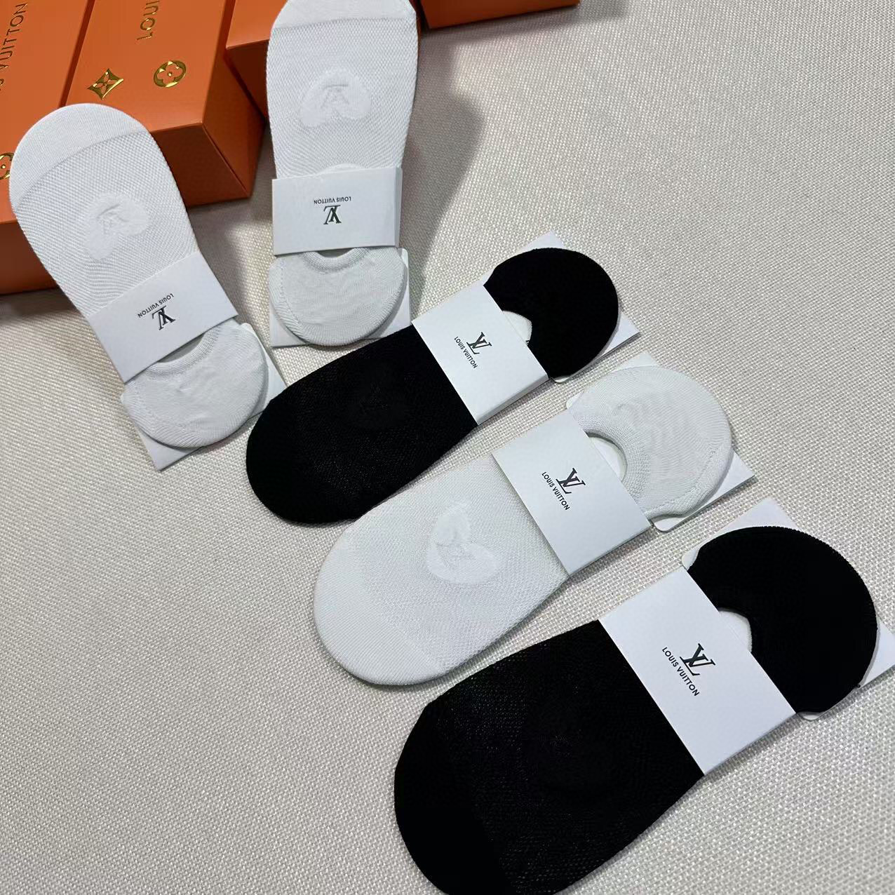  🆕Louis Vuitton · 路易威登❗️驴家新品女款隐形袜子❗【一盒五双】镂空网袜，提花经典标志