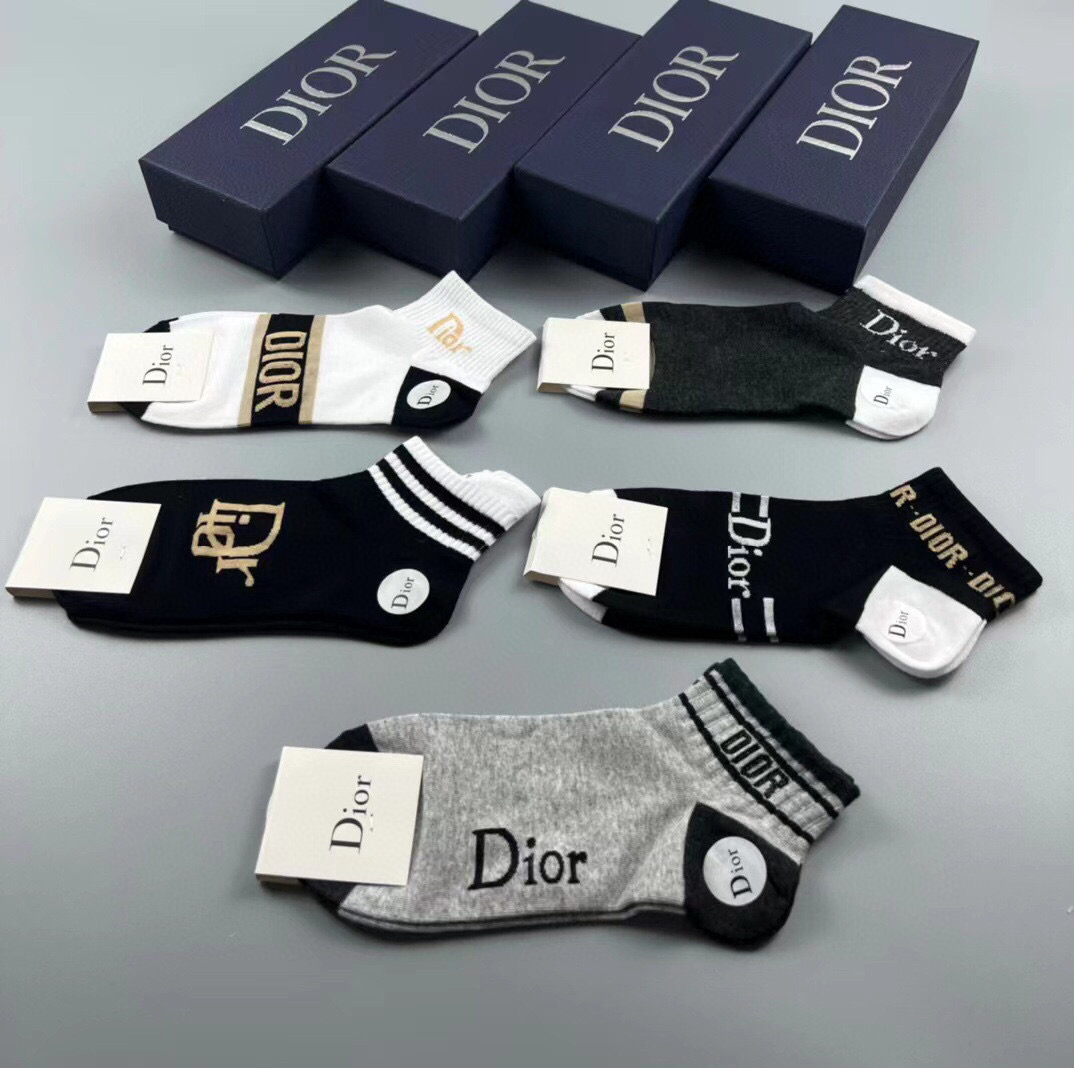  🆕Dior · 迪奥❗️D家新品男款袜子❗️【一盒五双】提花品牌logo，简单大气，实物超漂亮，经超火