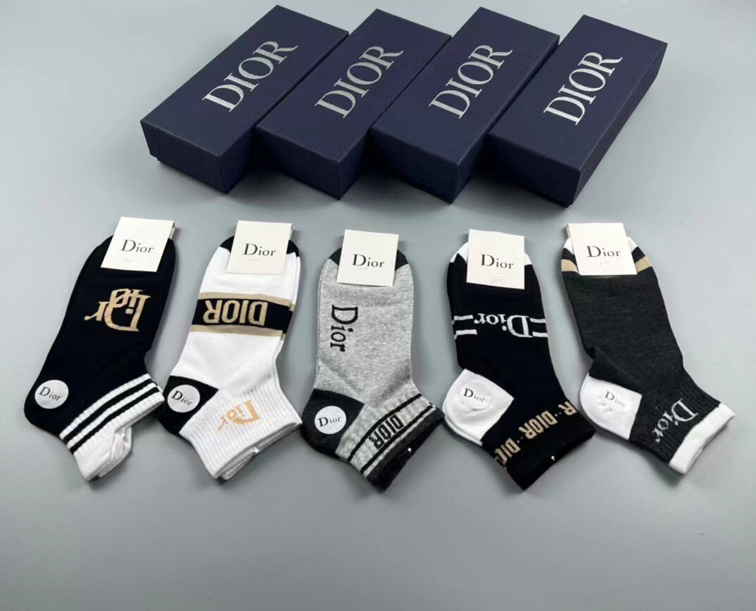  🆕Dior · 迪奥❗️D家新品男款袜子❗️【一盒五双】提花品牌logo，简单大气，实物超漂亮，经超火