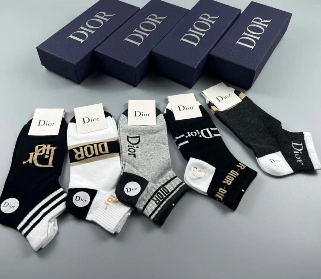  🆕Dior · 迪奥❗️D家新品男款袜子❗️【一盒五双】提花品牌logo，简单大气，实物超漂亮，经超火