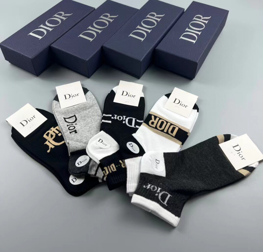  🆕Dior · 迪奥❗️D家新品男款袜子❗️【一盒五双】提花品牌logo，简单大气，实物超漂亮，经超火