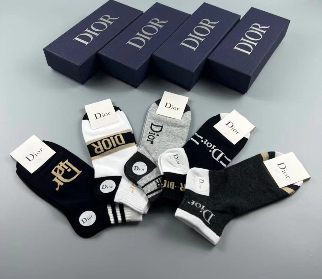  🆕Dior · 迪奥❗️D家新品男款袜子❗️【一盒五双】提花品牌logo，简单大气，实物超漂亮，经超火