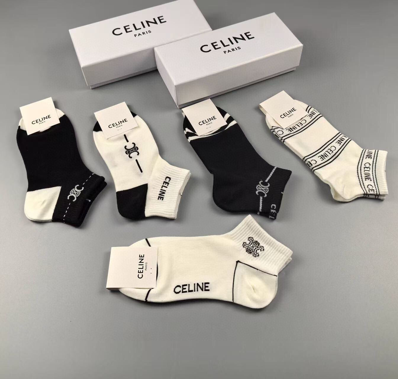  🆕CELINE · 赛琳❗️新品女款短袜子【一盒五双】提花经典标志，纯棉材质制造，透气舒适，超级nic