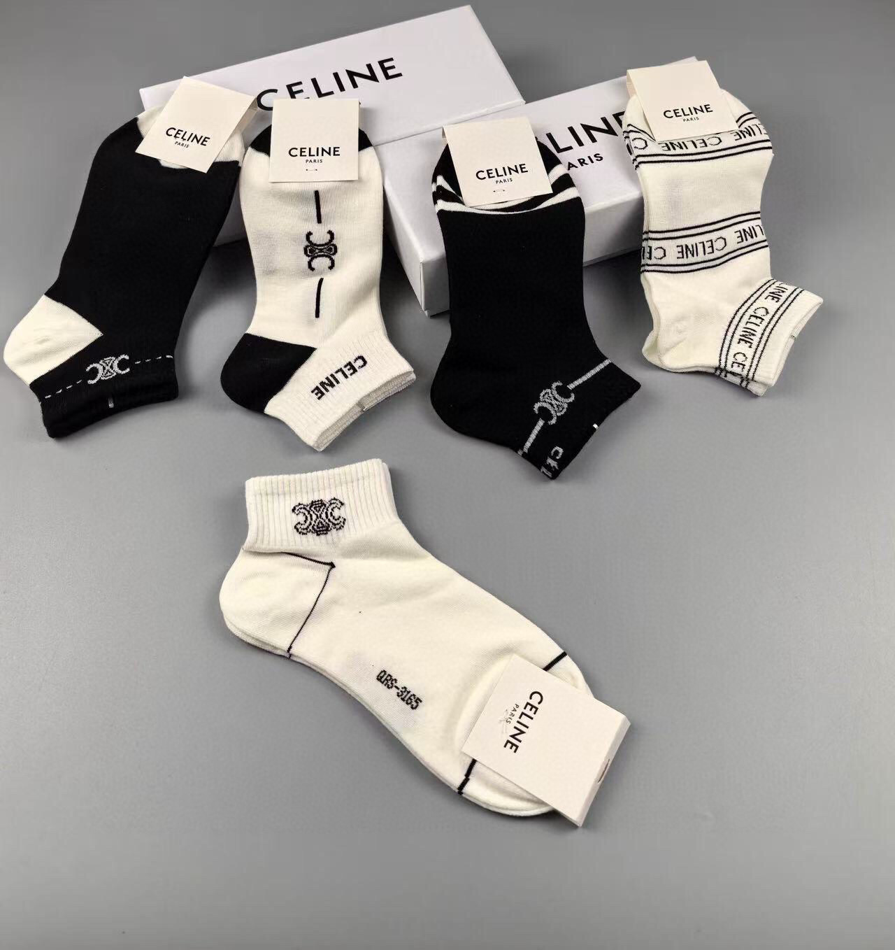  🆕CELINE · 赛琳❗️新品女款短袜子【一盒五双】提花经典标志，纯棉材质制造，透气舒适，超级nic