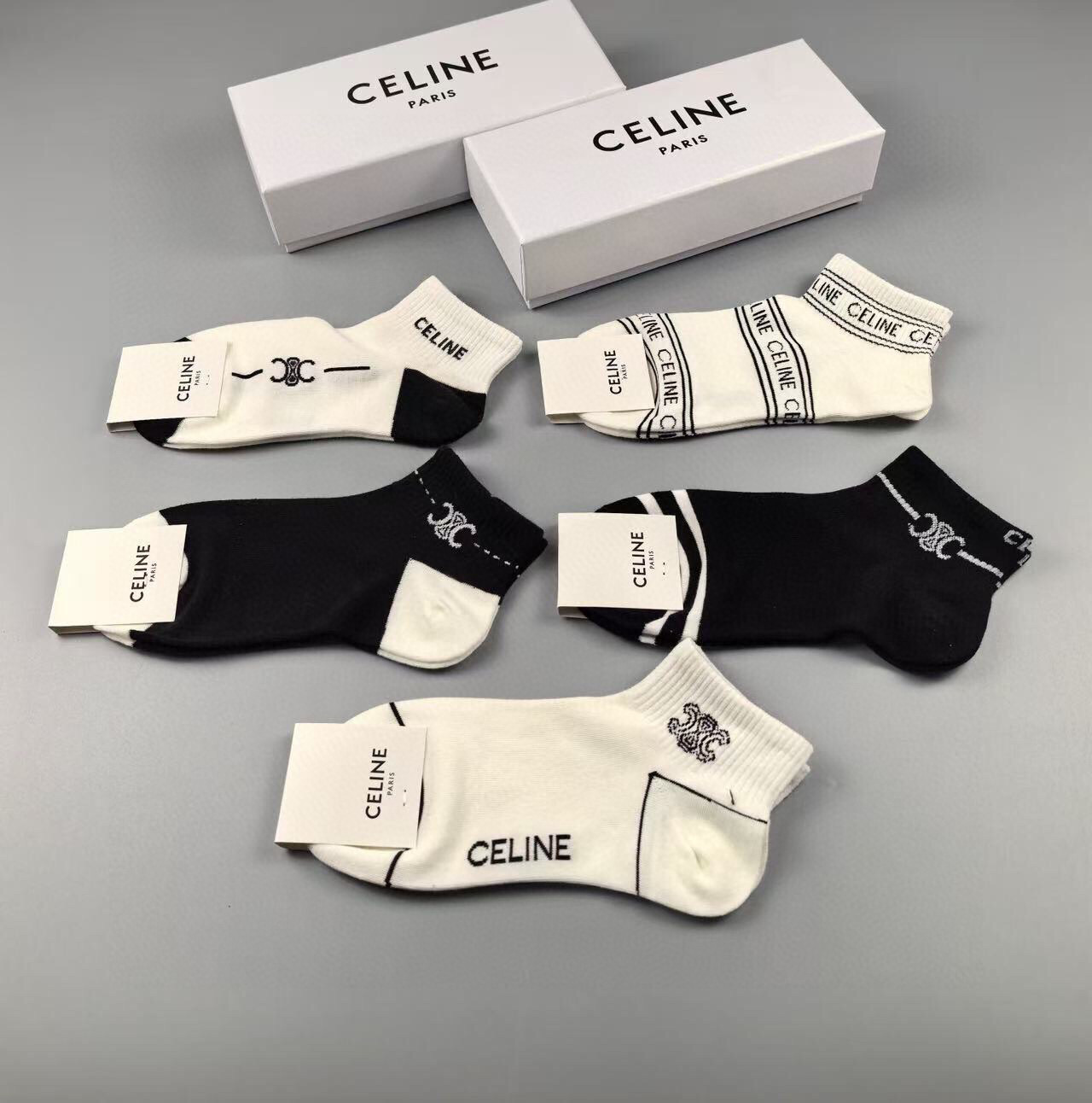  🆕CELINE · 赛琳❗️新品女款短袜子【一盒五双】提花经典标志，纯棉材质制造，透气舒适，超级nic