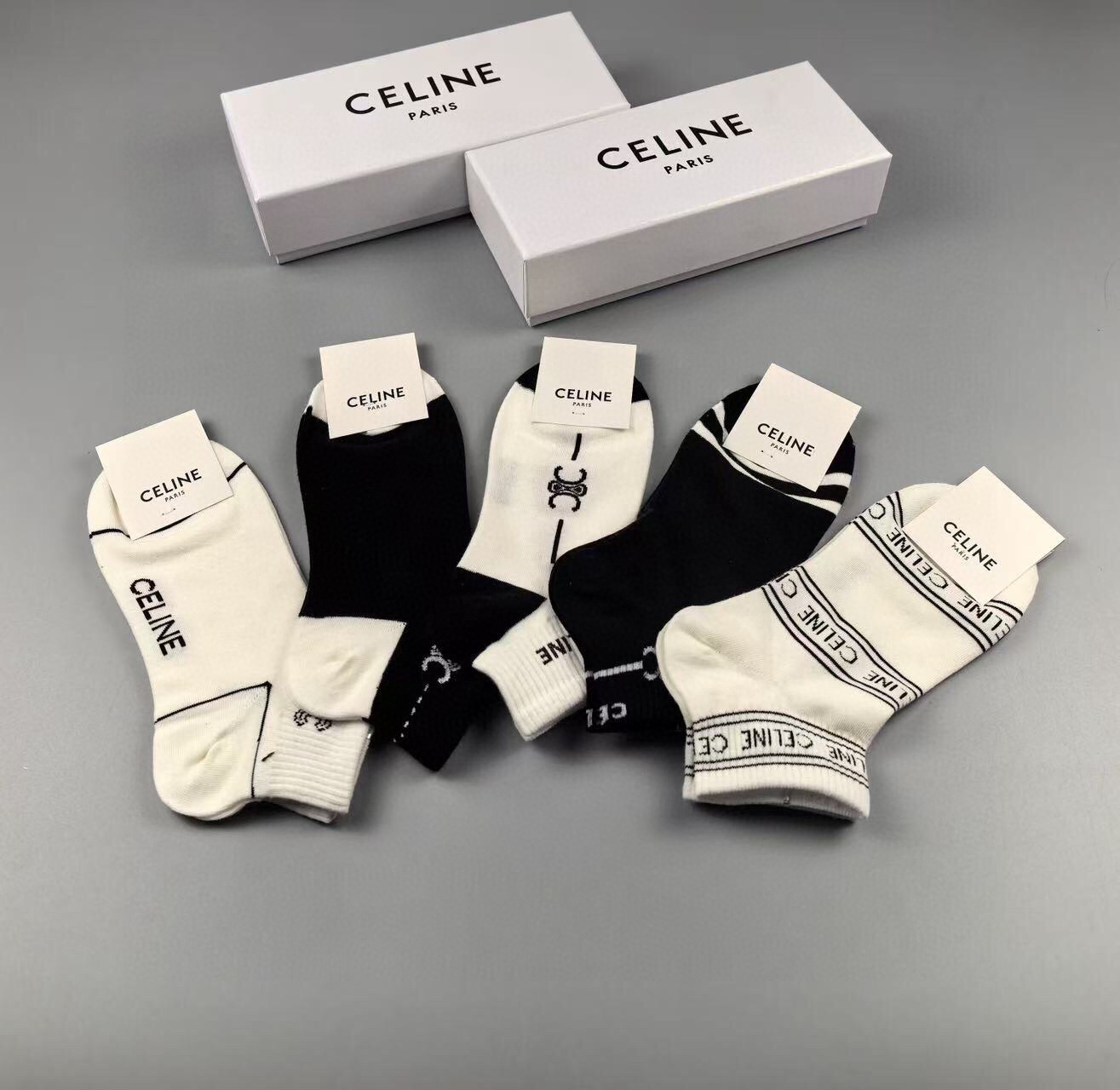  🆕CELINE · 赛琳❗️新品女款短袜子【一盒五双】提花经典标志，纯棉材质制造，透气舒适，超级nic