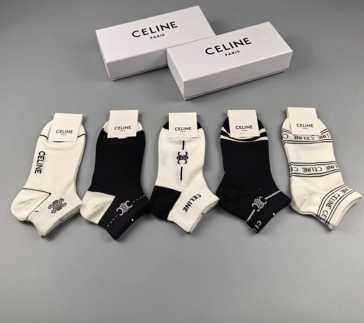  🆕CELINE · 赛琳❗️新品女款短袜子【一盒五双】提花经典标志，纯棉材质制造，透气舒适，超级nic