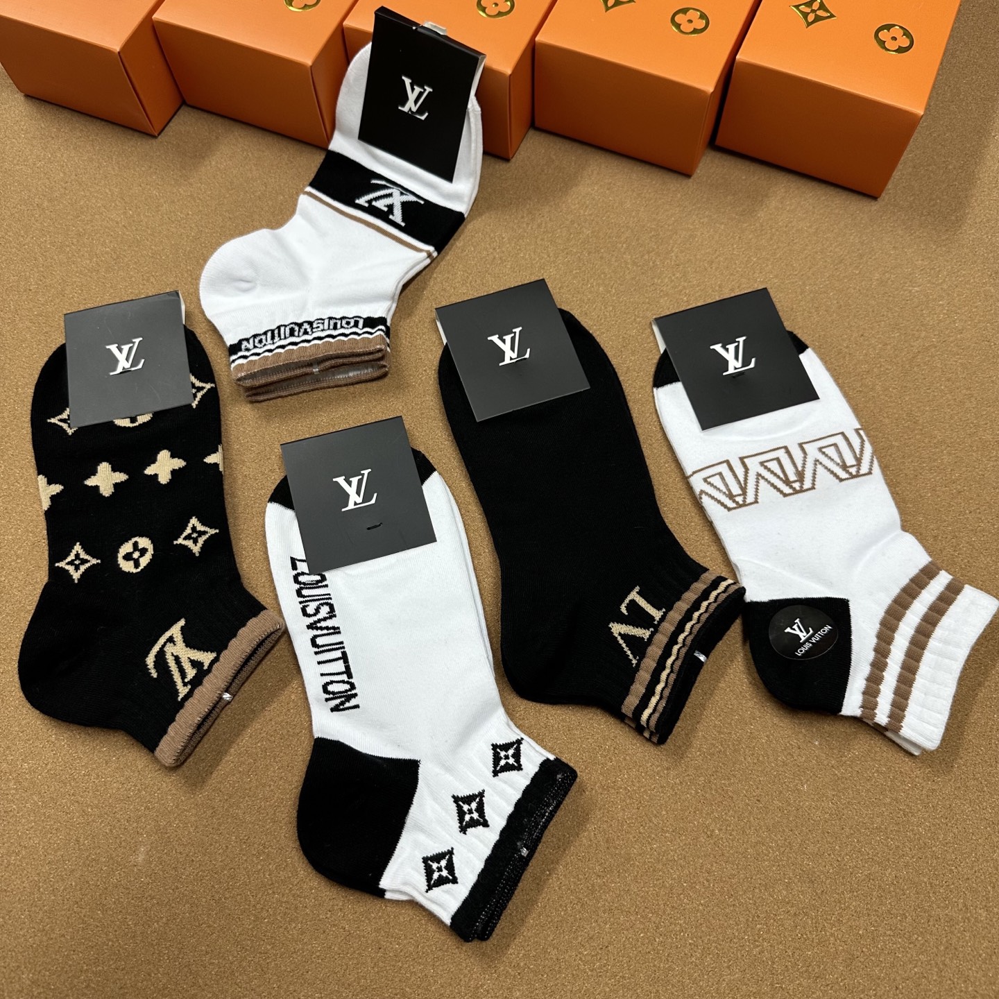  🆕Louis Vuitton · 路易威登❗️驴家新品男款袜子❗️【一盒五双】提花驴家经典logo，纯