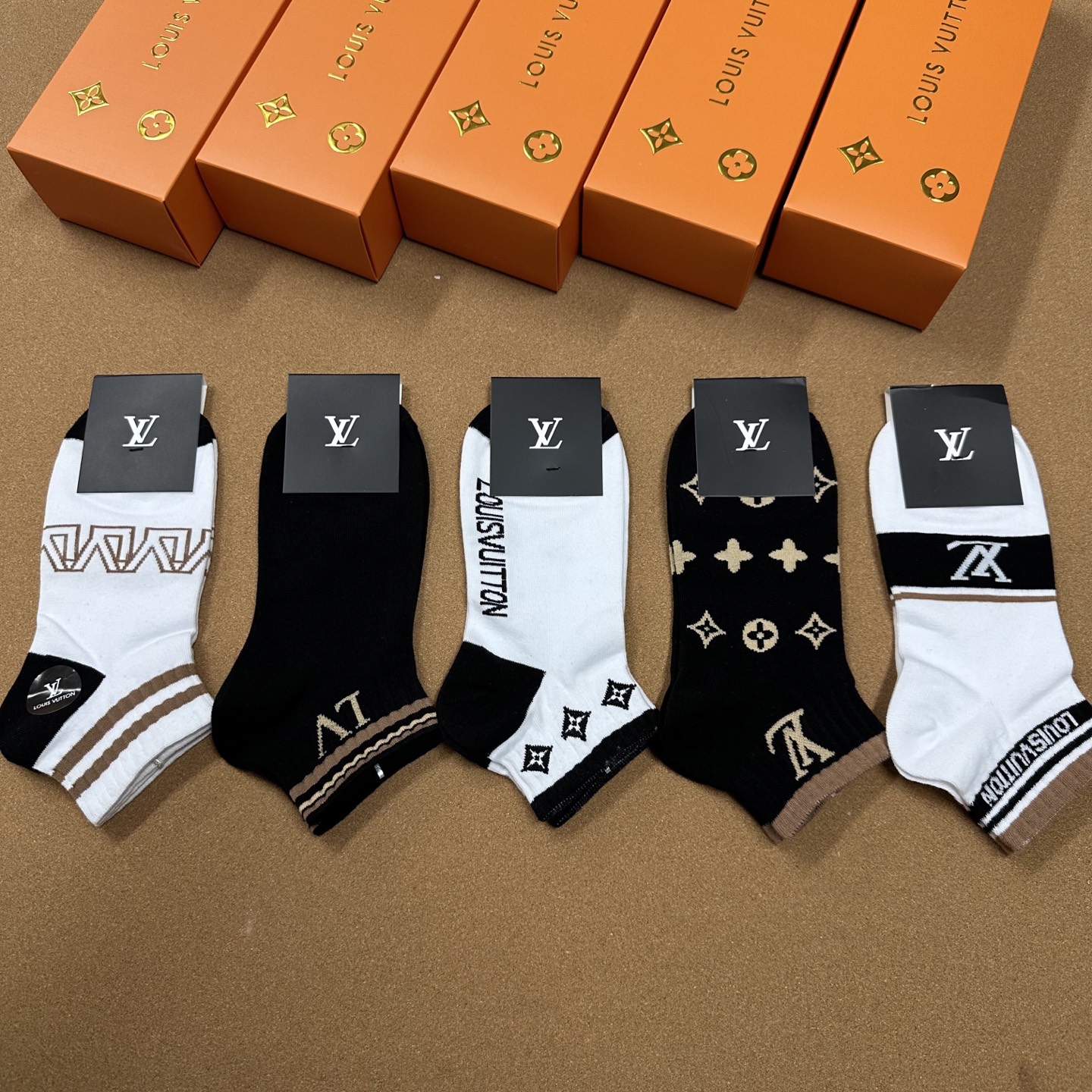  🆕Louis Vuitton · 路易威登❗️驴家新品男款袜子❗️【一盒五双】提花驴家经典logo，纯