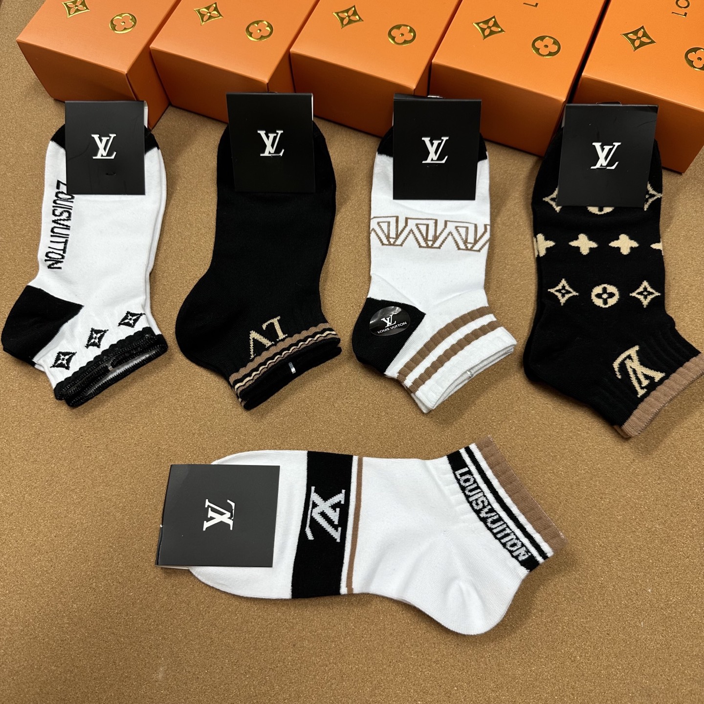  🆕Louis Vuitton · 路易威登❗️驴家新品男款袜子❗️【一盒五双】提花驴家经典logo，纯