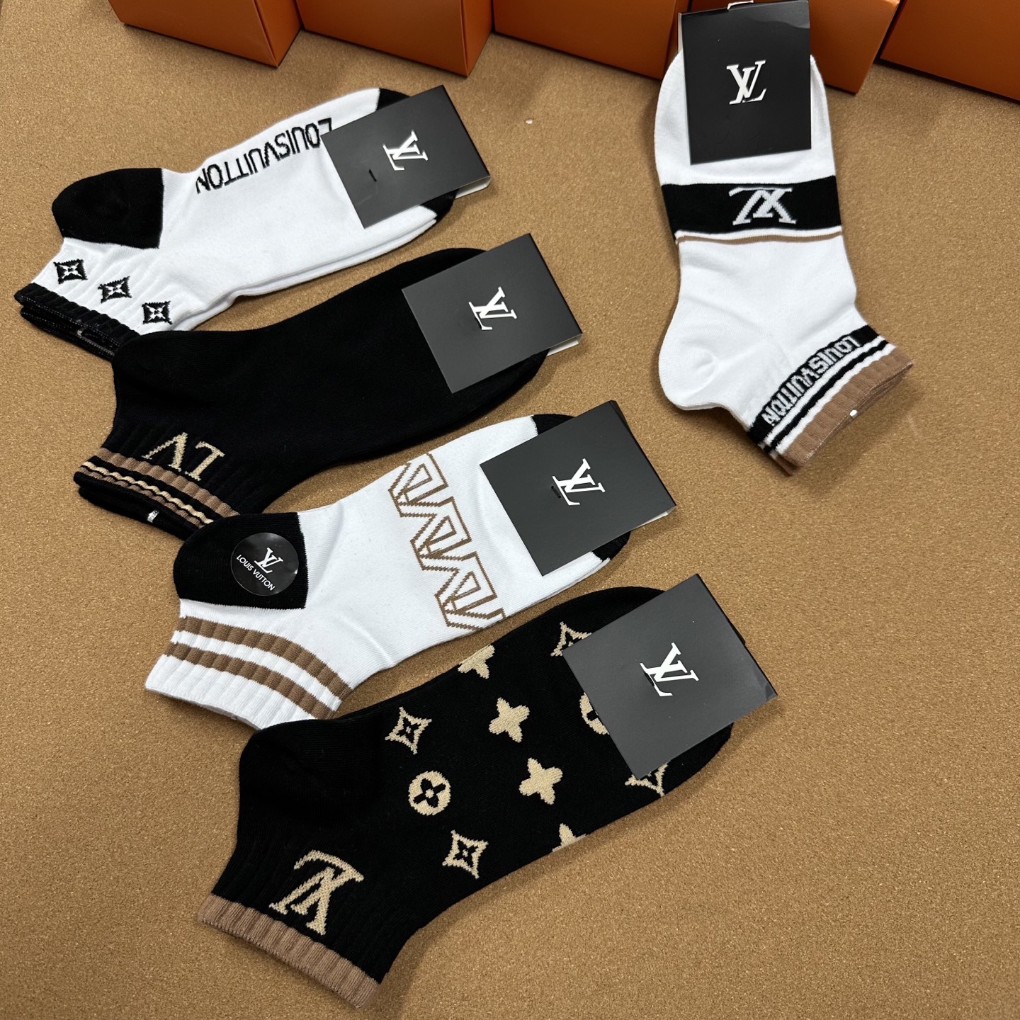  🆕Louis Vuitton · 路易威登❗️驴家新品男款袜子❗️【一盒五双】提花驴家经典logo，纯