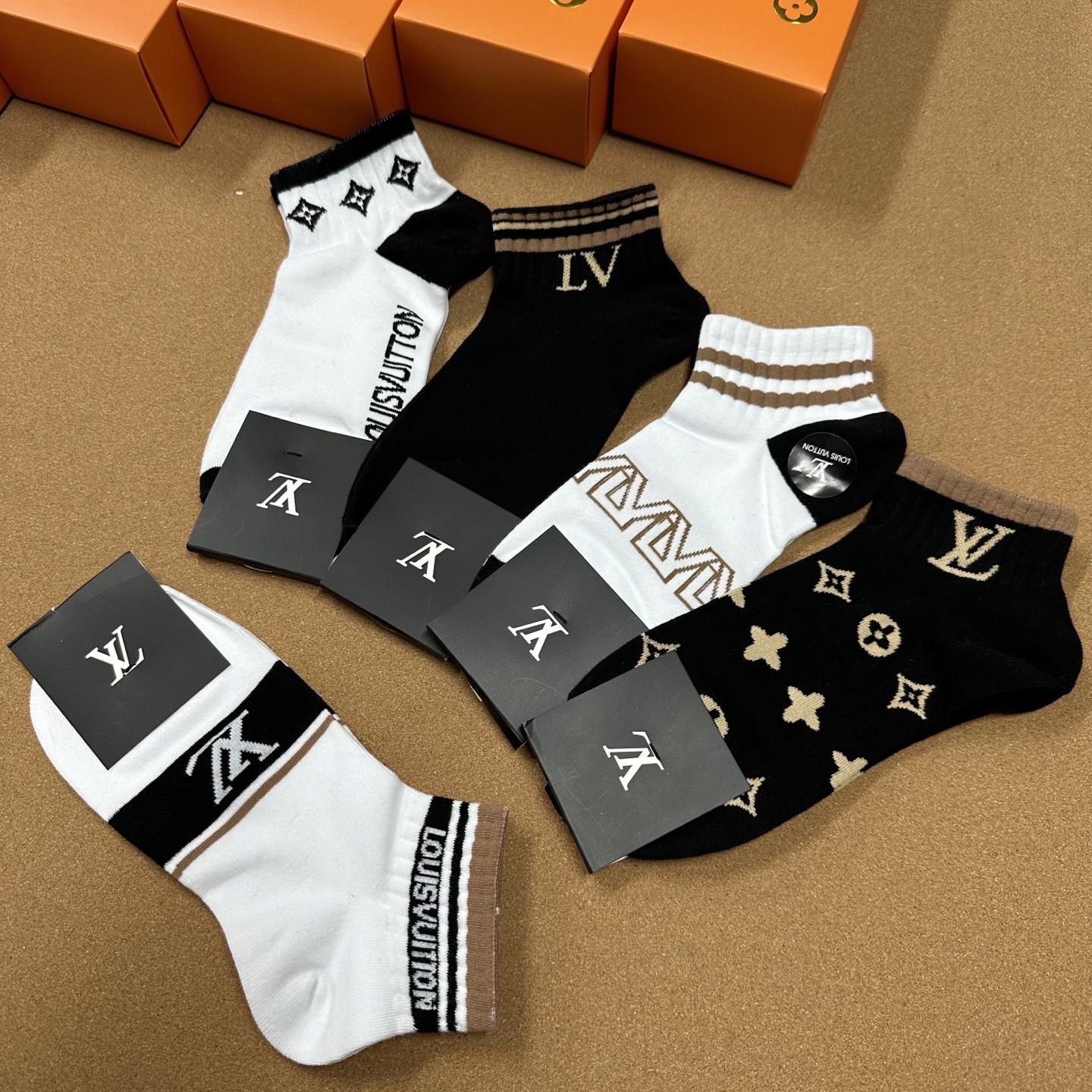  🆕Louis Vuitton · 路易威登❗️驴家新品男款袜子❗️【一盒五双】提花驴家经典logo，纯