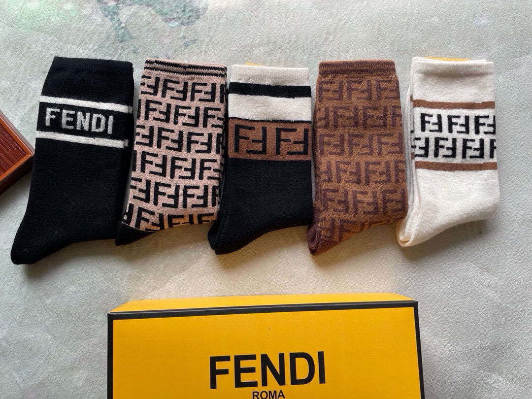  🆕Fendi · 芬迪❗️F家新品女款中筒兔绒袜❗【敲黑板划重点：兔绒材质️❗️护肤蓄热❗️❗️】【一