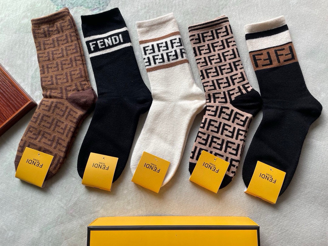  🆕Fendi · 芬迪❗️F家新品女款中筒兔绒袜❗【敲黑板划重点：兔绒材质️❗️护肤蓄热❗️❗️】【一