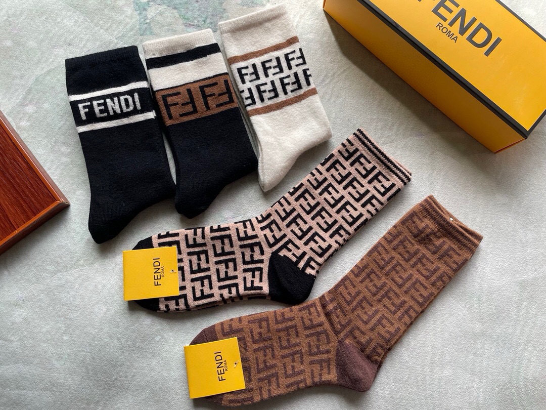  🆕Fendi · 芬迪❗️F家新品女款中筒兔绒袜❗【敲黑板划重点：兔绒材质️❗️护肤蓄热❗️❗️】【一
