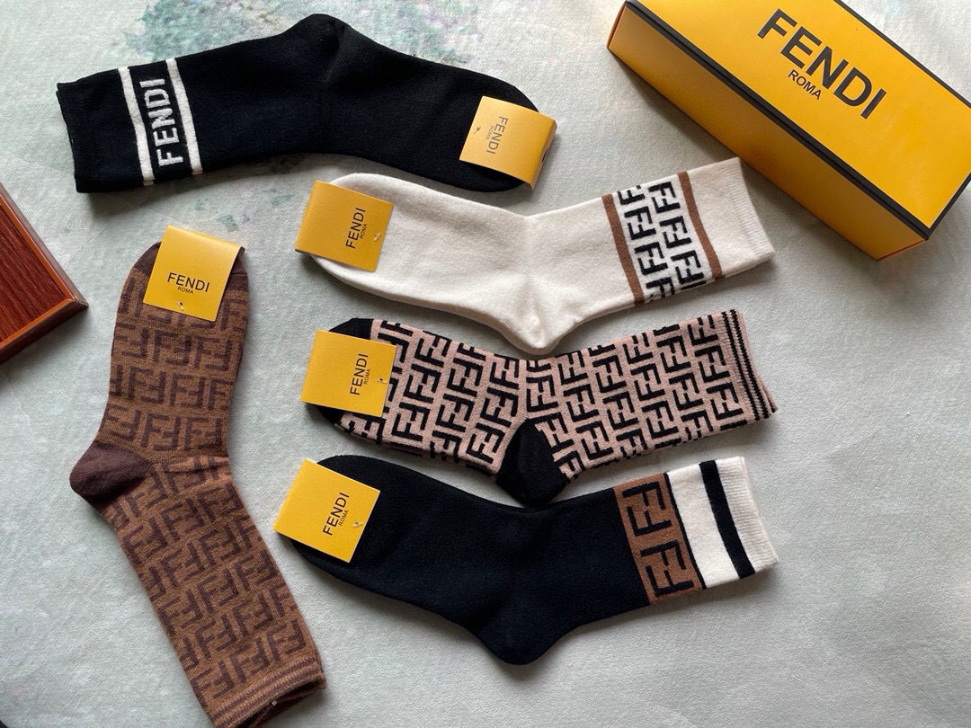  🆕Fendi · 芬迪❗️F家新品女款中筒兔绒袜❗【敲黑板划重点：兔绒材质️❗️护肤蓄热❗️❗️】【一