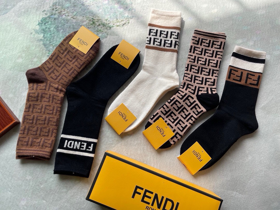  🆕Fendi · 芬迪❗️F家新品女款中筒兔绒袜❗【敲黑板划重点：兔绒材质️❗️护肤蓄热❗️❗️】【一