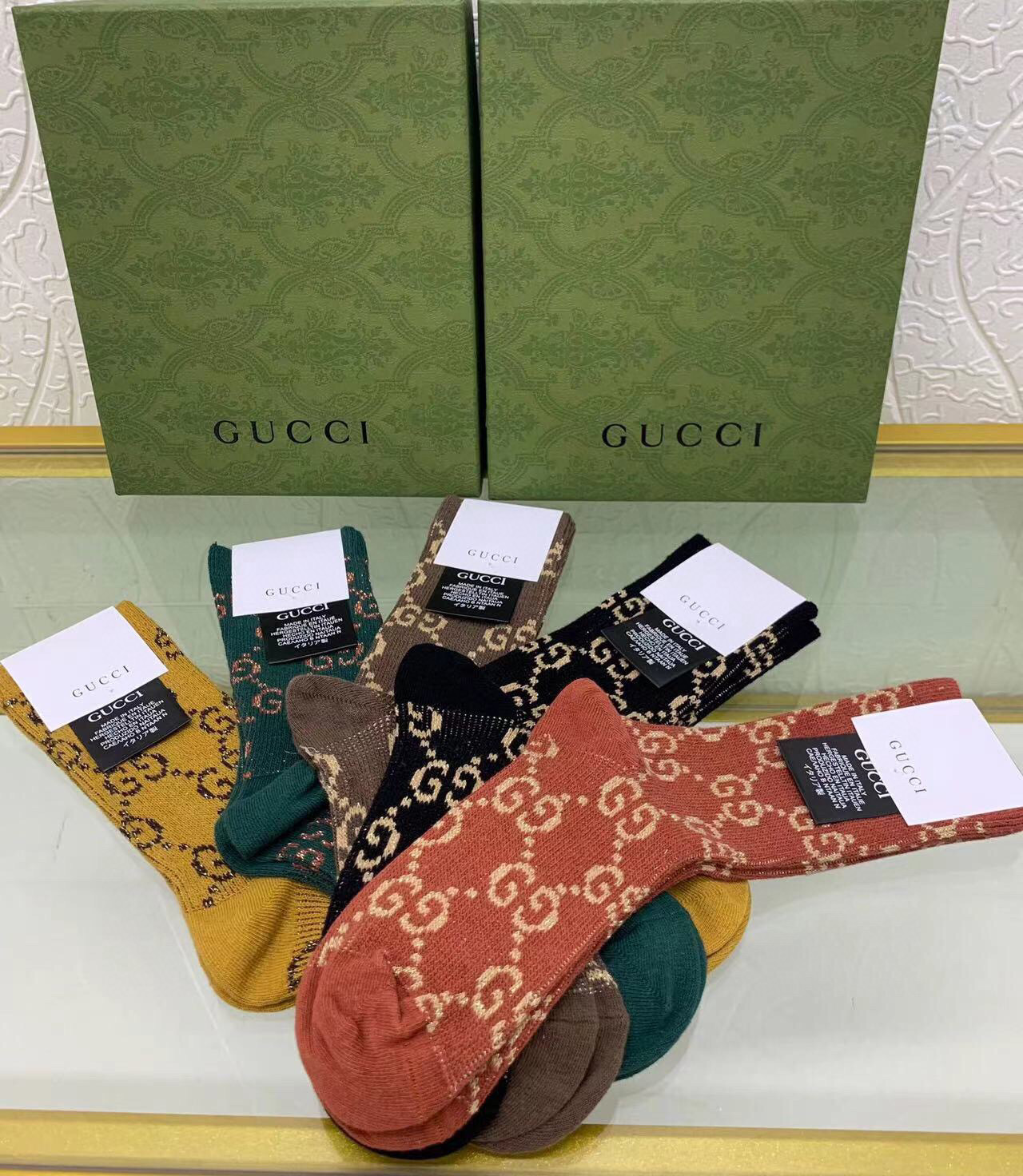  🆕Gucci · 古奇❗️G家经典中筒女款袜子❗️【一盒五双】专柜同步长袜，超级经典的双G标志百看不厌