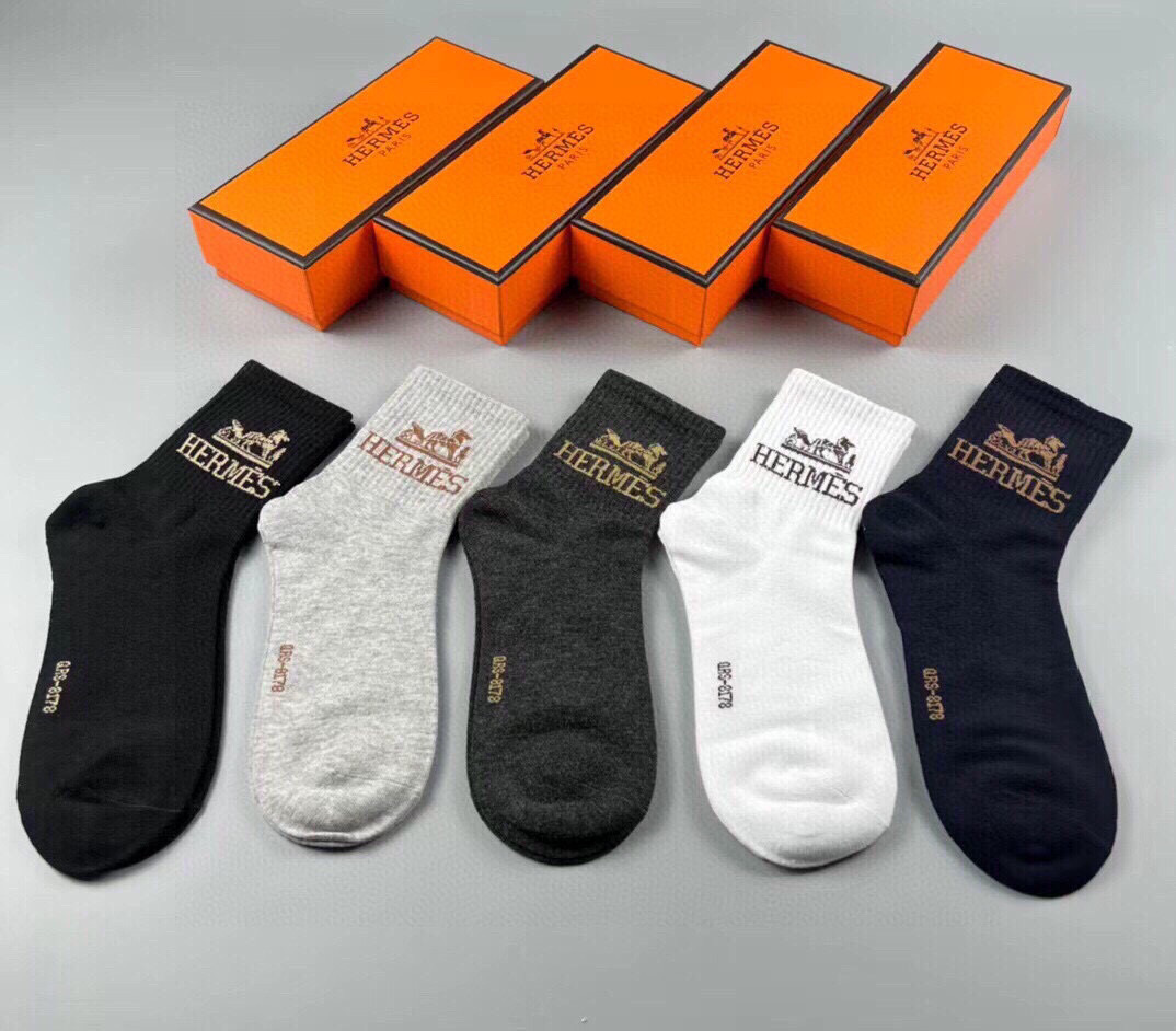  🆕Hermes · 爱马仕❗️大H新品男款春夏款袜子❗️【一盒五双】提花经典马车标志，纯棉材质制造，透