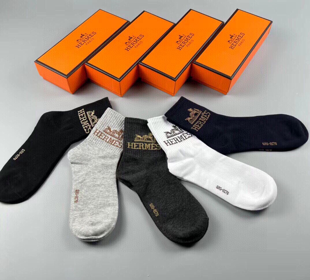  🆕Hermes · 爱马仕❗️大H新品男款春夏款袜子❗️【一盒五双】提花经典马车标志，纯棉材质制造，透