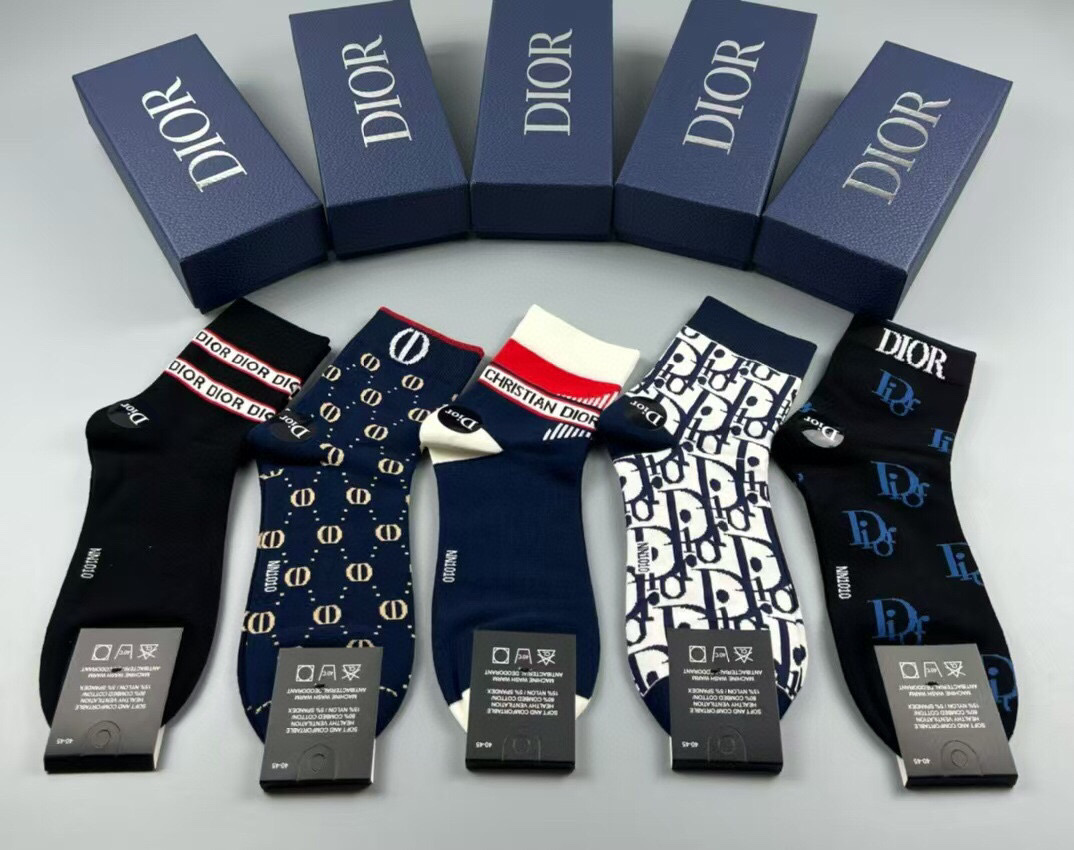  🆕Dior · 迪奥❗️D家新品男款袜子❗️【一盒五双】提花品牌logo，简单大气，实物超漂亮，经超火