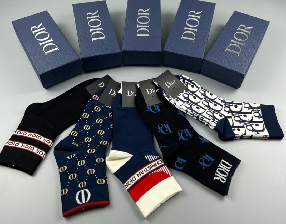  🆕Dior · 迪奥❗️D家新品男款袜子❗️【一盒五双】提花品牌logo，简单大气，实物超漂亮，经超火