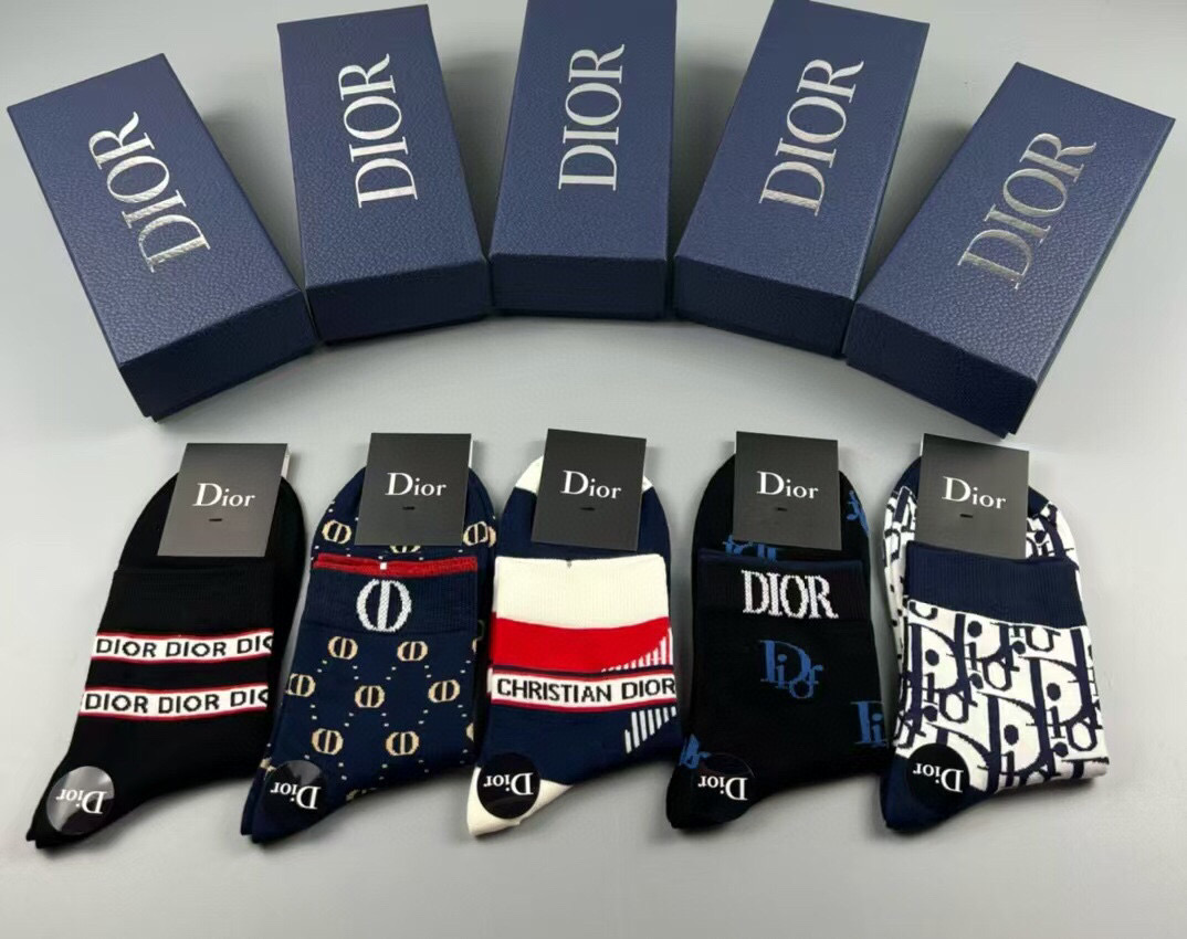  🆕Dior · 迪奥❗️D家新品男款袜子❗️【一盒五双】提花品牌logo，简单大气，实物超漂亮，经超火