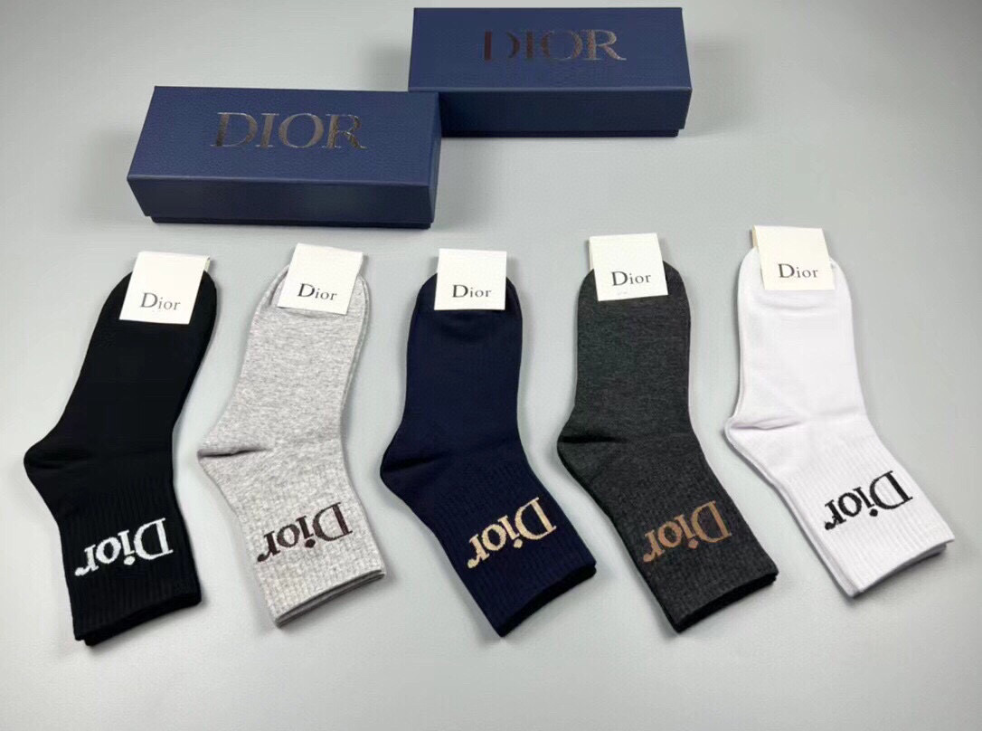  🆕Dior · 迪奥❗️D家新品短款袜子❗️【一盒五双】纯棉材质，上脚柔软舒适，经典的D家字母logo