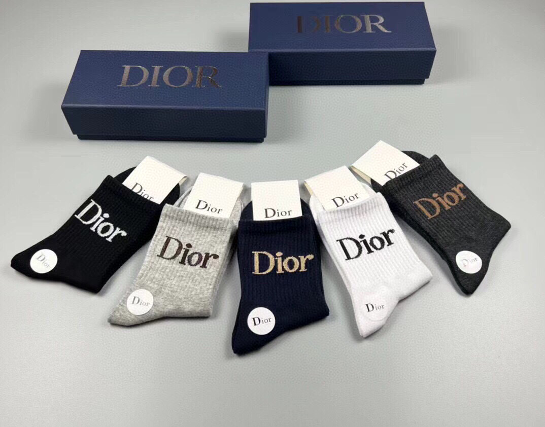  🆕Dior · 迪奥❗️D家新品短款袜子❗️【一盒五双】纯棉材质，上脚柔软舒适，经典的D家字母logo